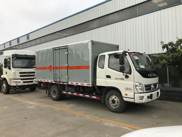 福田奧鈴排半5.2噸國五爆破器材運(yùn)輸車